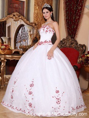 Embroidery Puffy White Quinceanera Dress for Spring