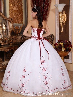 Embroidery Puffy White Quinceanera Dress for Spring