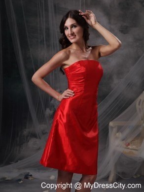 Strapless Knee-length Column Ruching Bridesmaid Dresses in Red