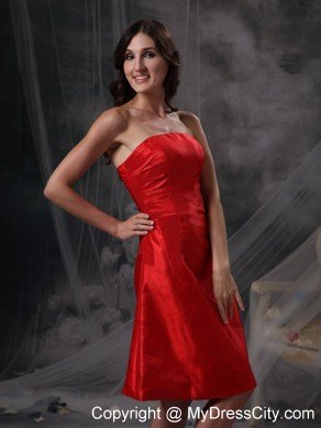 Strapless Knee-length Column Ruching Bridesmaid Dresses in Red