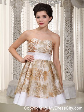 Sweetheart Short Prom Dress With Appliques and Sash