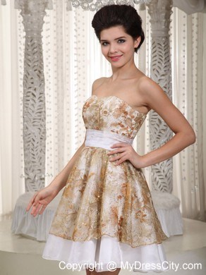 Sweetheart Short Prom Dress With Appliques and Sash