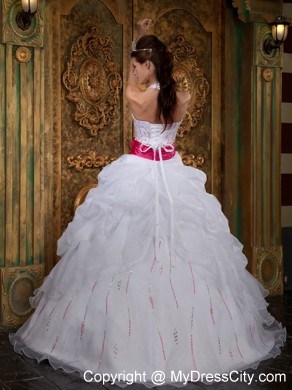 White Halter Pick-ups Sash Organza Quinceanera Dress for Sweet 16