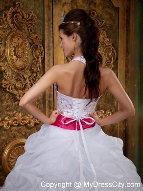 White Halter Pick-ups Sash Organza Quinceanera Dress for Sweet 16