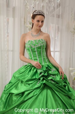 Spring Green Ball Gowns Strapless Taffeta Puffy Quinceanera Dress