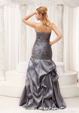 Beaded Halter Strap Grey Evening Dress For 2013 with White Appliques