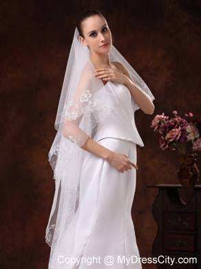 Lace Appliques And Two-tier Organza Veil For Wedding