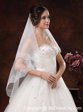 White Lace Appliques And Two-tier Organza Veil For Modest Wedding