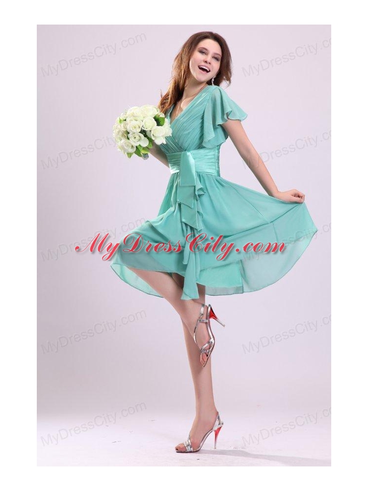 Apple Green V-neck Chiffon Prom Dress with Short Sleeves