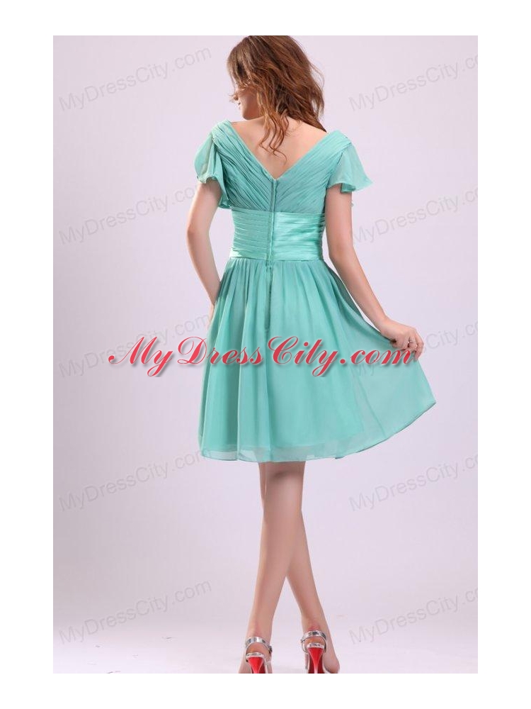 Apple Green V-neck Chiffon Prom Dress with Short Sleeves