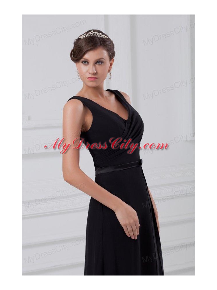 Column V-neck Black Floor-length Ruching Chiffon Zipper Up Prom Dress