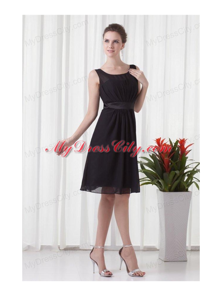 Empire Scoop Black Knee-length Ruching Chiffon Prom Dress