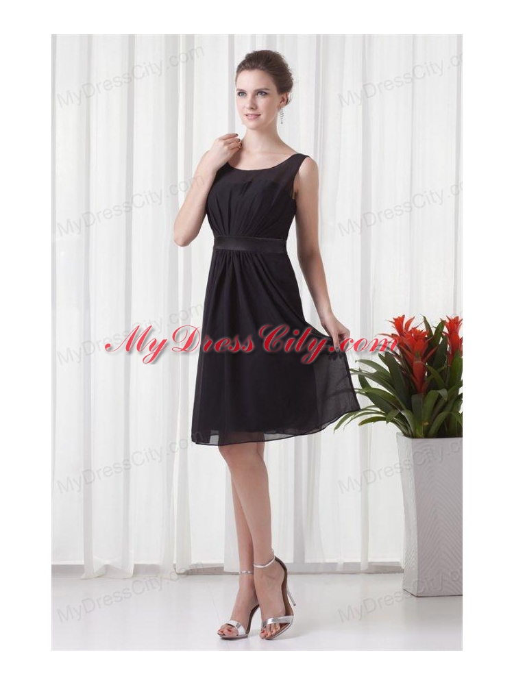 Empire Scoop Black Knee-length Ruching Chiffon Prom Dress