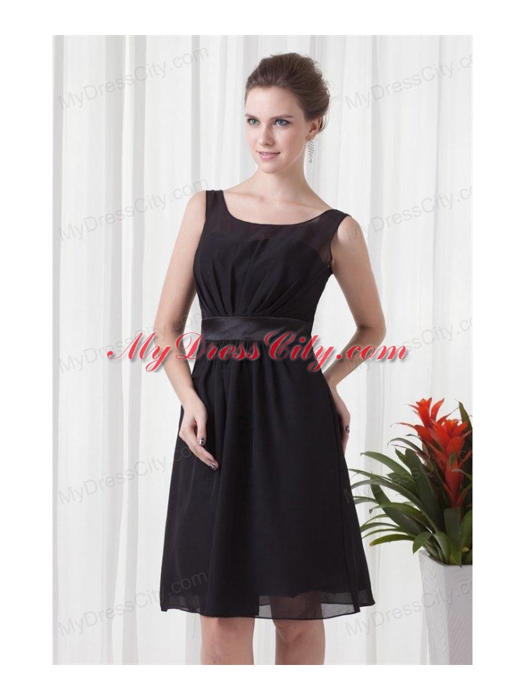 Empire Scoop Black Knee-length Ruching Chiffon Prom Dress