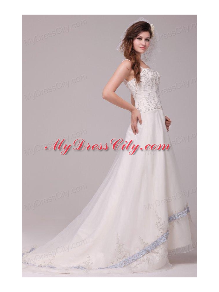 Wide Straps Appliques Decorate Wedding Dress with Court Train