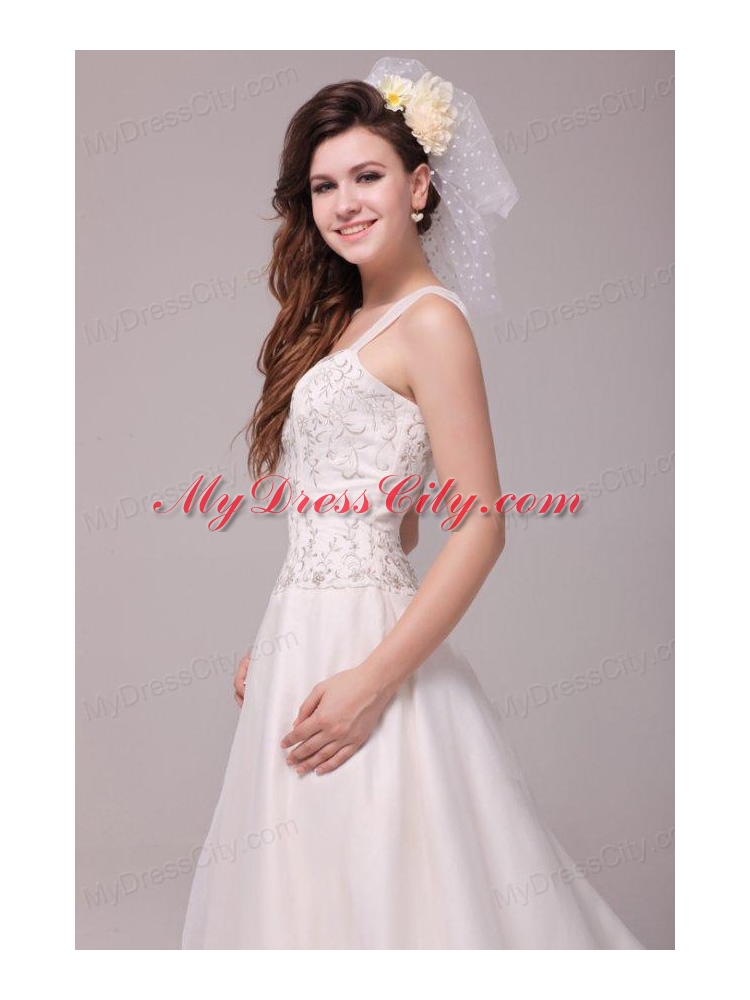 Wide Straps Appliques Decorate Wedding Dress with Court Train