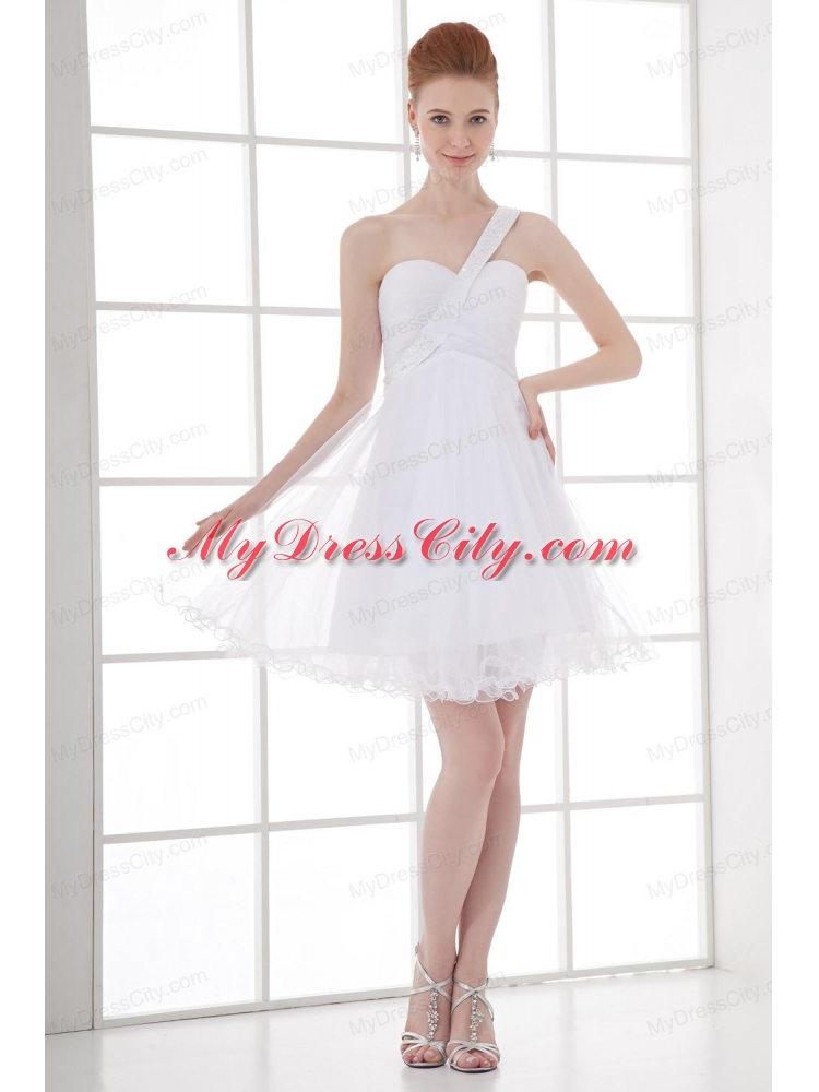 2014 Simple A-line One Shoulder Tulle Ruching Beading Short Wedding Dress