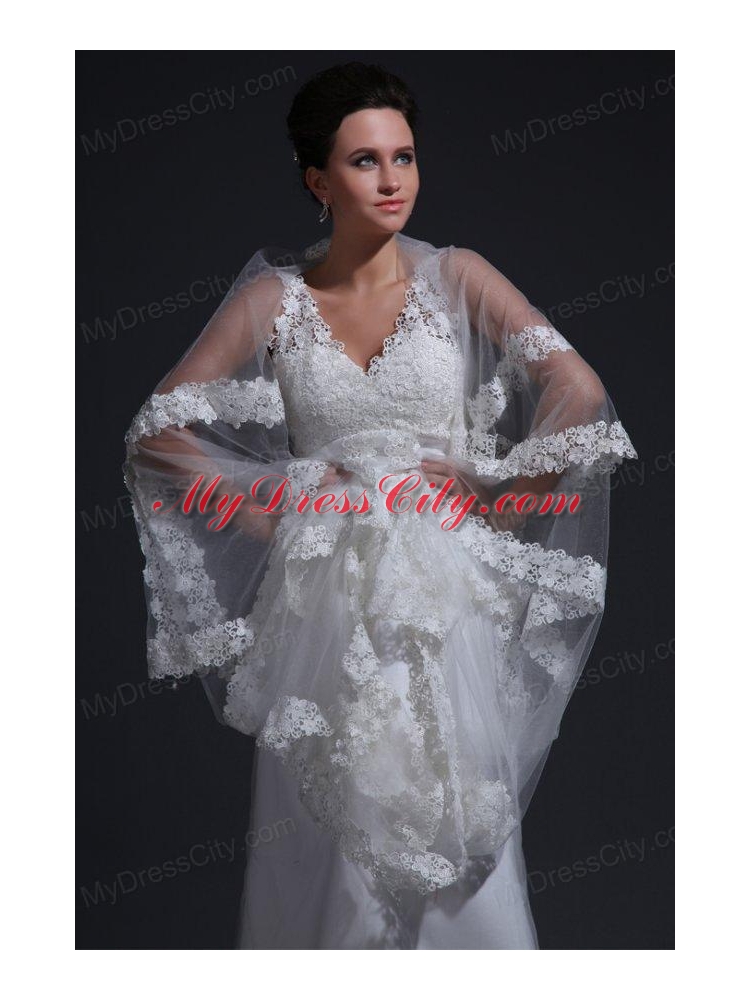 Exquisite V-neck A-line Lace Appliques Wedding Dress with Court Train