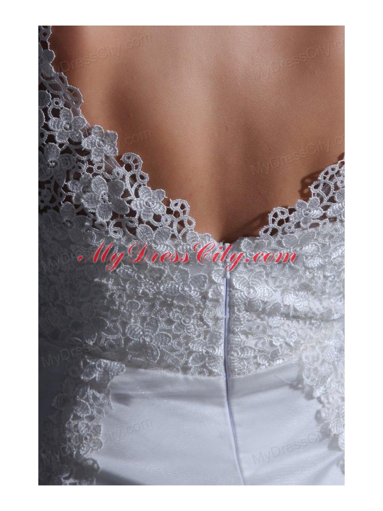 Exquisite V-neck A-line Lace Appliques Wedding Dress with Court Train