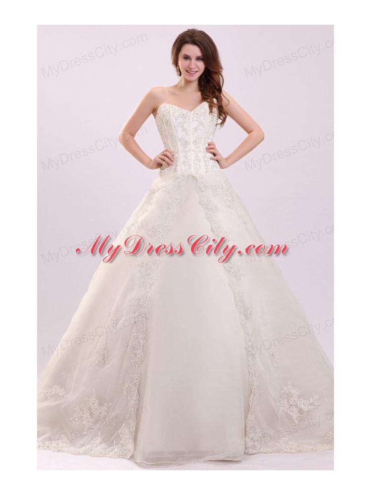 Sweetheart Ball Gown Appliques Decorate Wedding Dress with Train