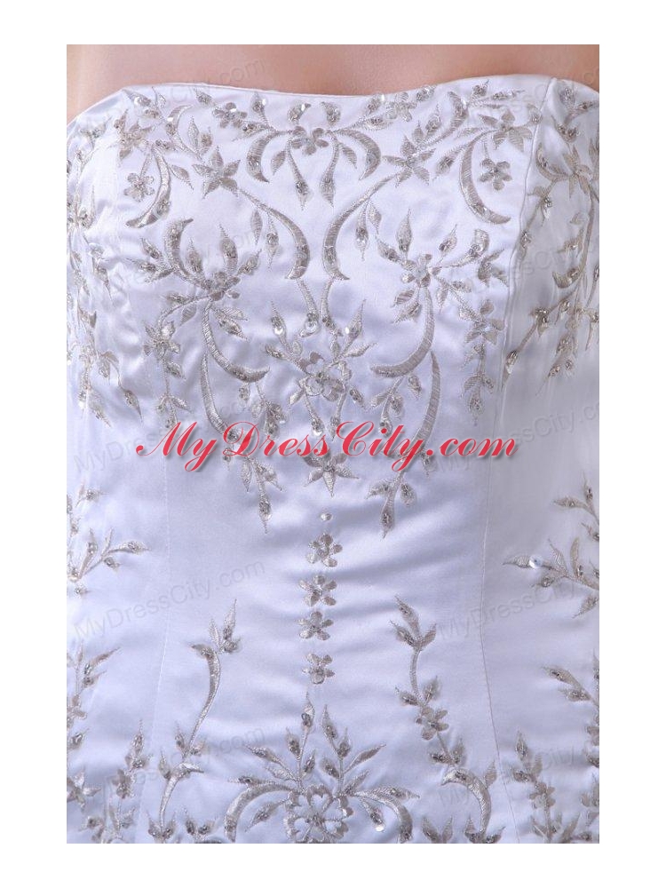 A-Line Sweetheart Embroidery Lace Up Wedding Dress with Brush Train