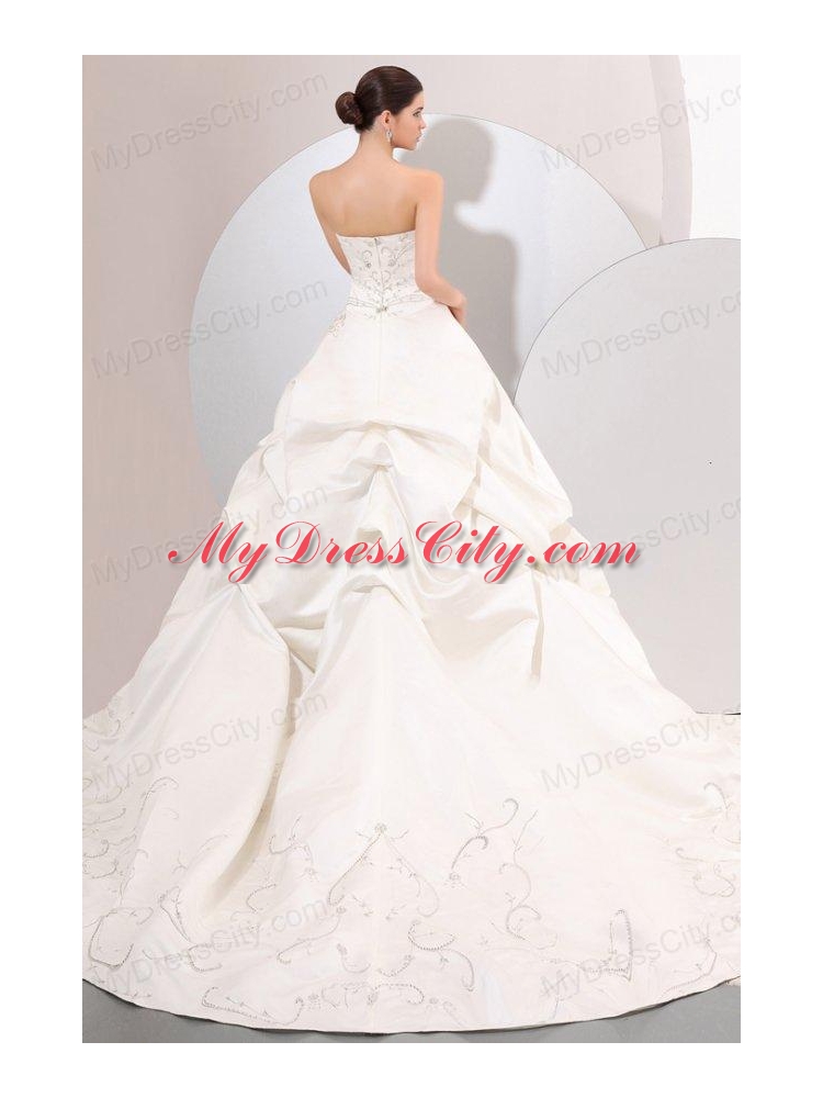 A-Line Sweetheart Taffeta Embroidery and Beading Wedding Dress