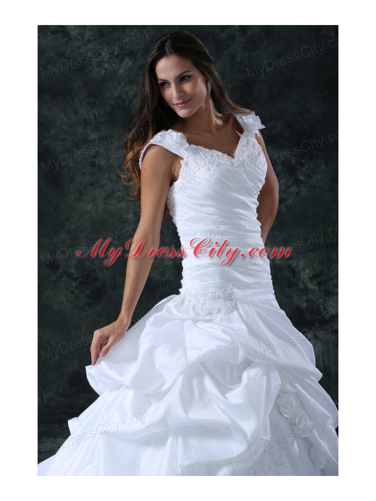 Elegant Ball Gown V-Neck Taffeta Appliques Wedding Dress