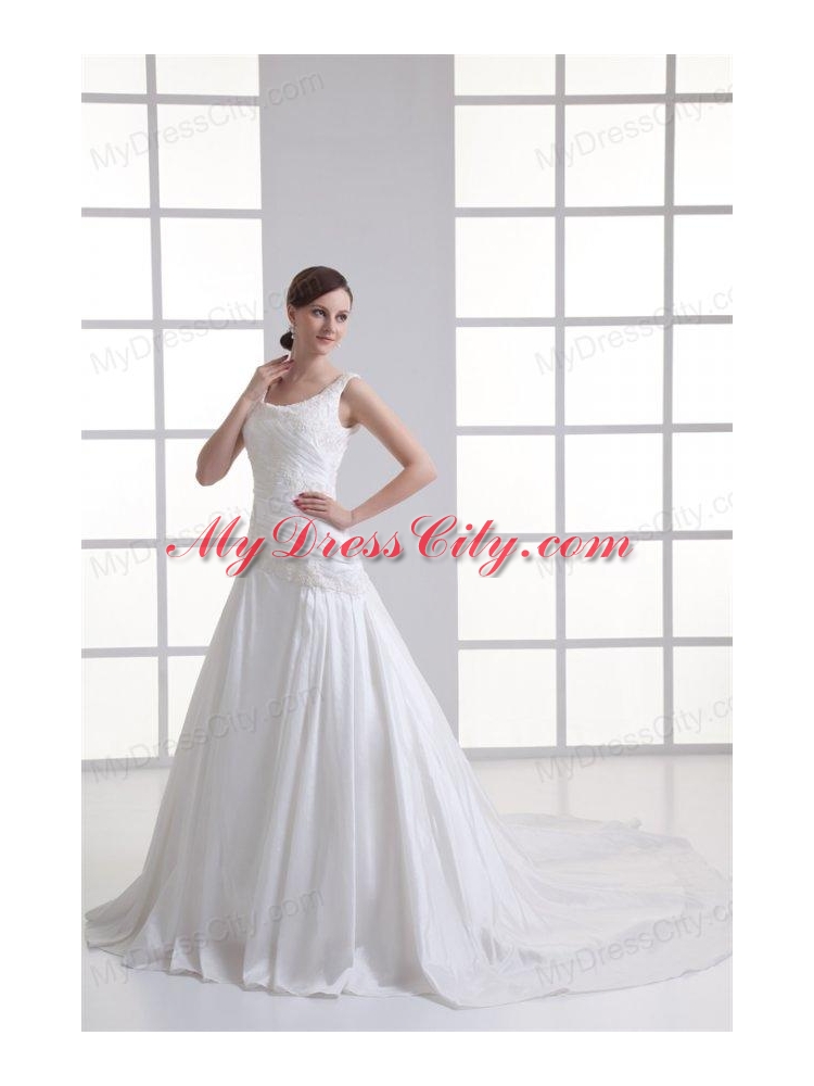 Luxurious A-line Scoop Chapel Train Wedding Dress with Appliques