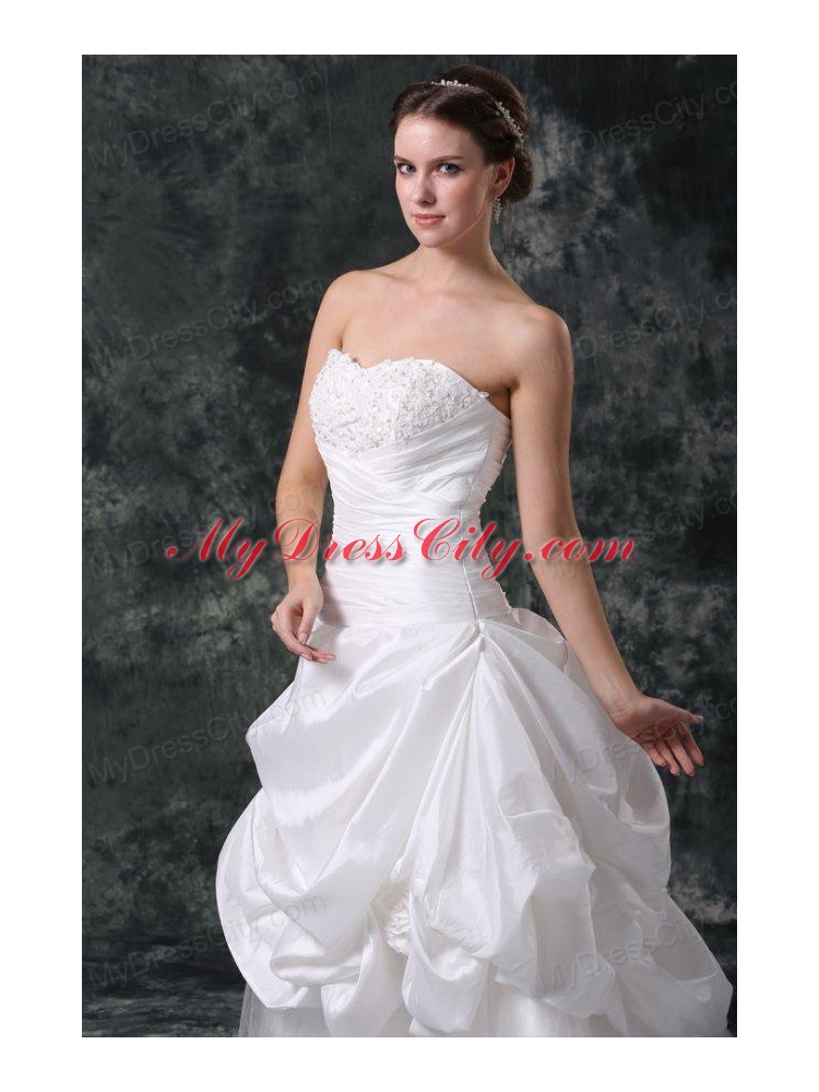 Luxurious A-Line Sweetheart Appliques and Beading Lace Up Wedding Dress