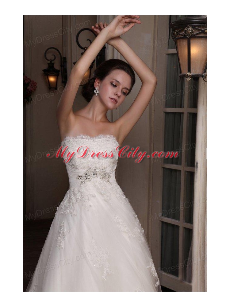 Romantic A-Line Strapless Appliques Chapel Train Tulle Wedding Dress