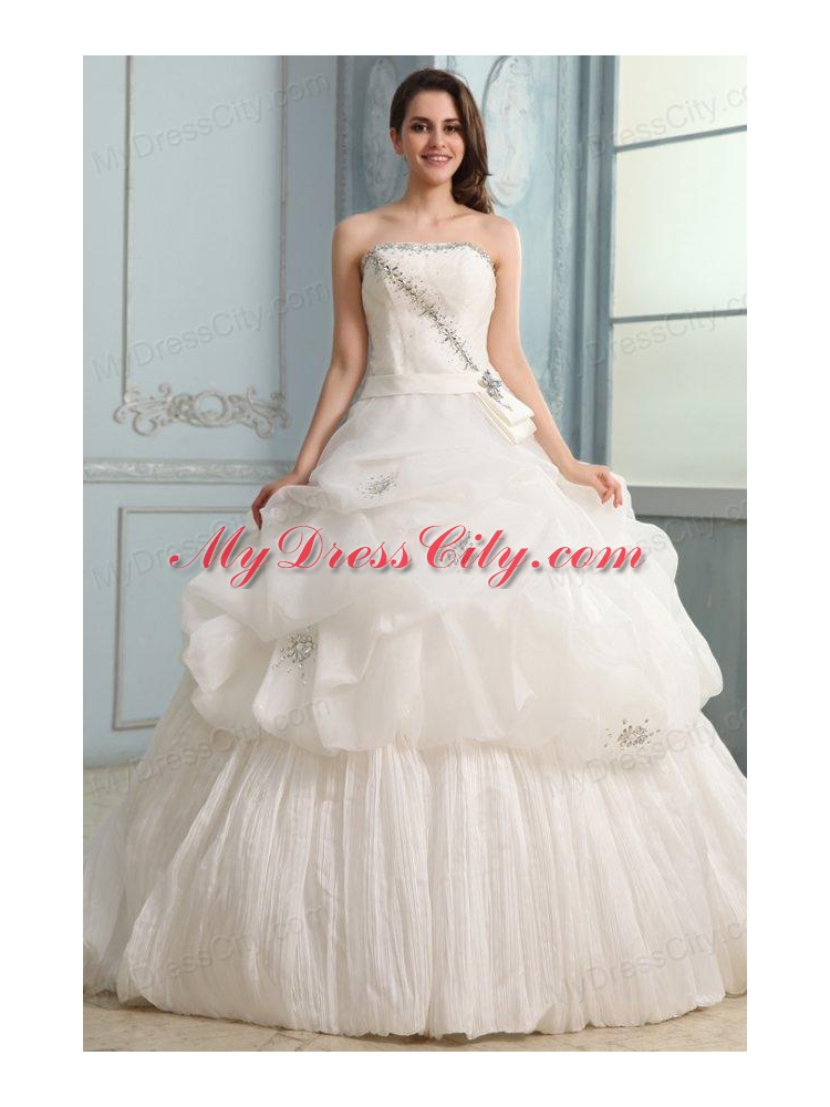 Ball Gown Strapless Beaded Decorate Wedding Dress with Brush Train