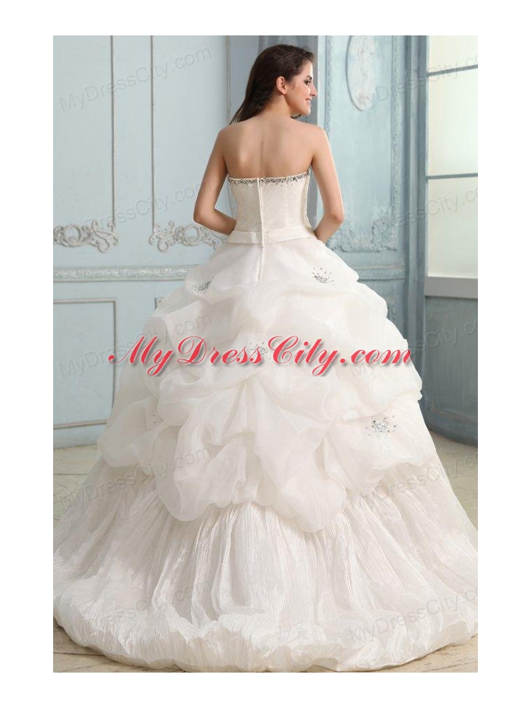 Ball Gown Strapless Beaded Decorate Wedding Dress with Brush Train