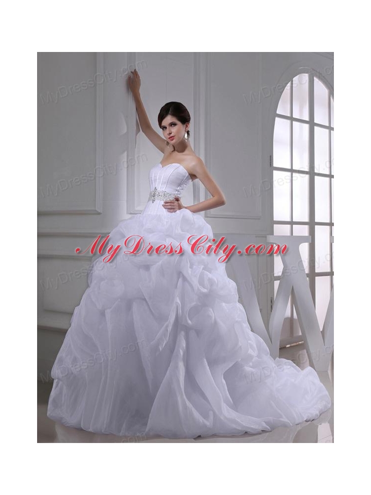 Fashinable Princess Sweetheart Beading and Appliques Wedding Dress with Chapel Train