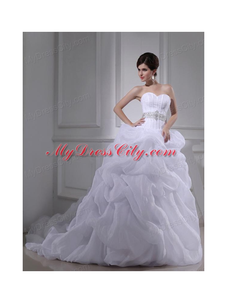 Fashinable Princess Sweetheart Beading and Appliques Wedding Dress with Chapel Train