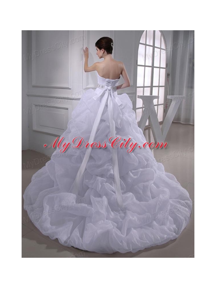 Fashinable Princess Sweetheart Beading and Appliques Wedding Dress with Chapel Train