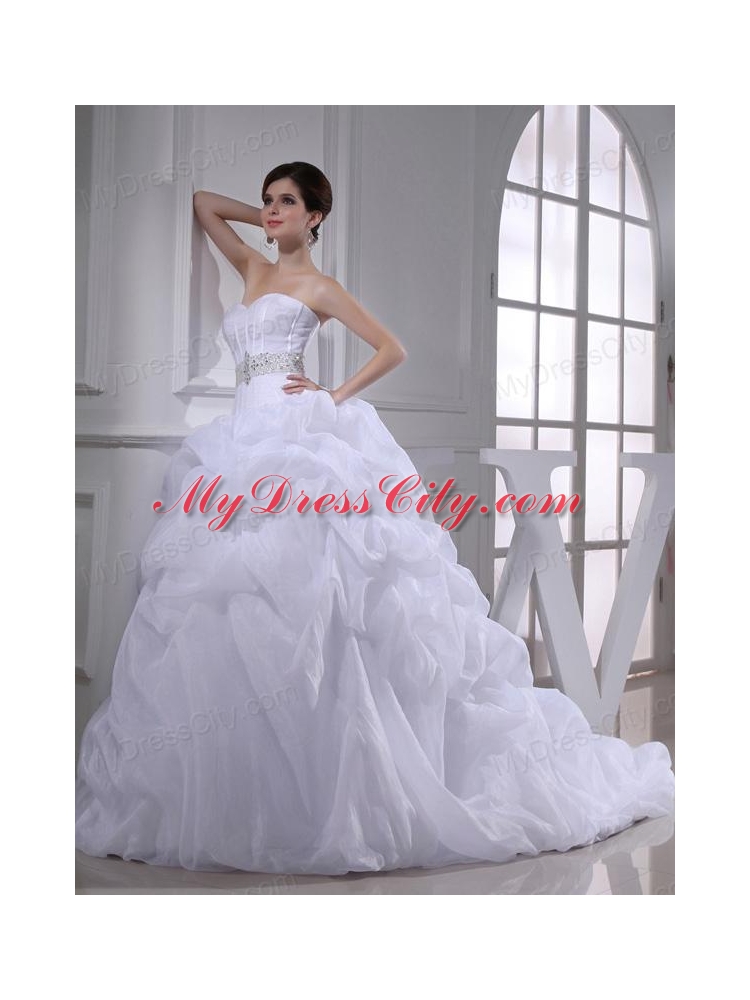 Fashinable Princess Sweetheart Beading and Appliques Wedding Dress with Chapel Train