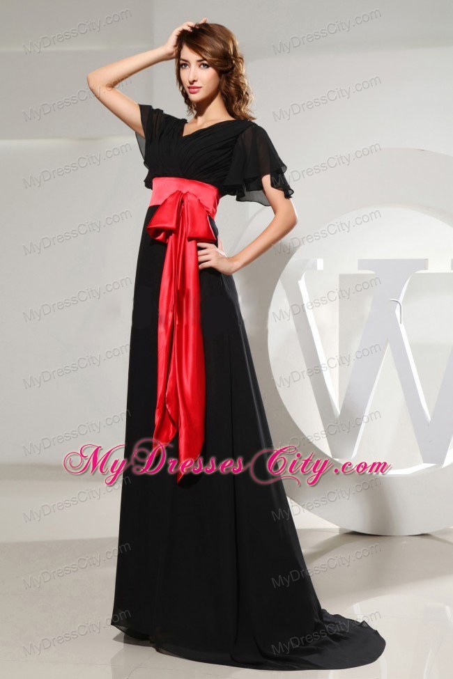 Black Short Sleeves Mother of the Groom Dress Brush Train With Sash