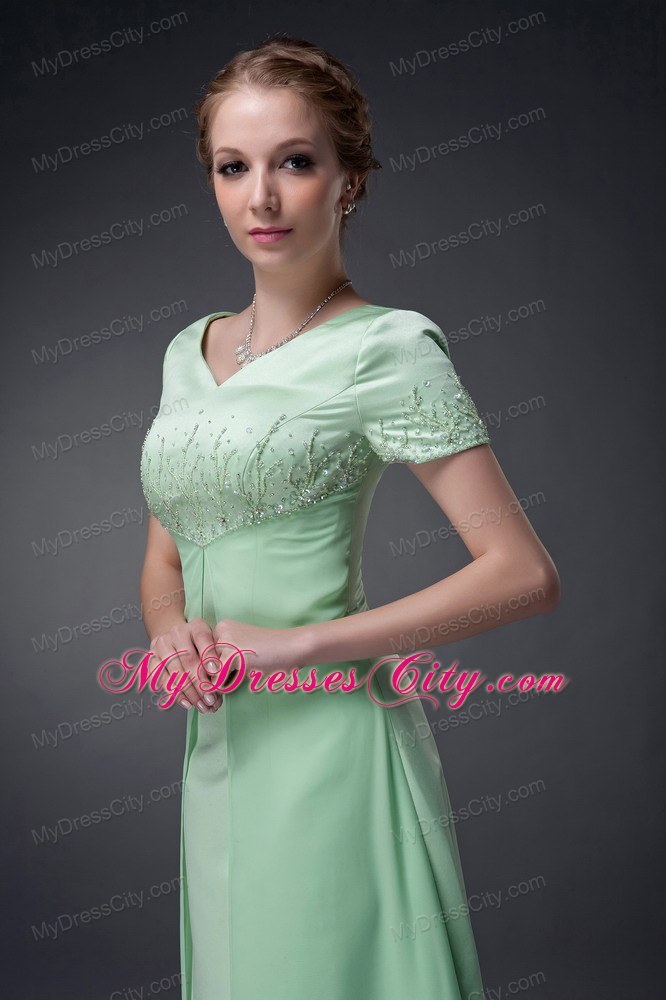 A-line V-neck Apple Green Short Sleeves Mother of Groom Dress Beading