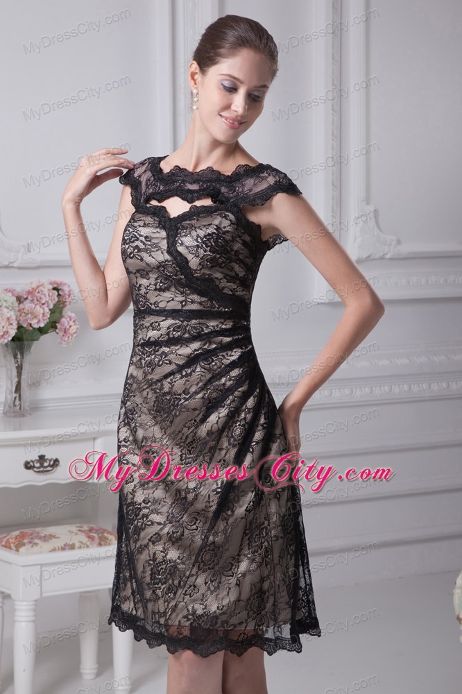 Short Dress with Cool Neckline for Mothers in Black Lace