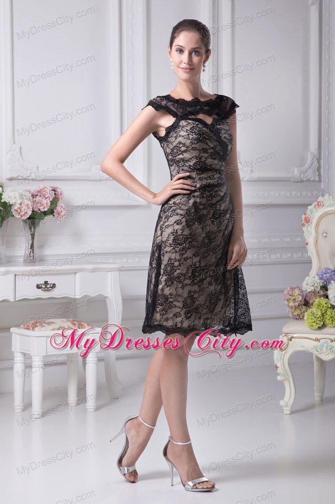 Short Dress with Cool Neckline for Mothers in Black Lace