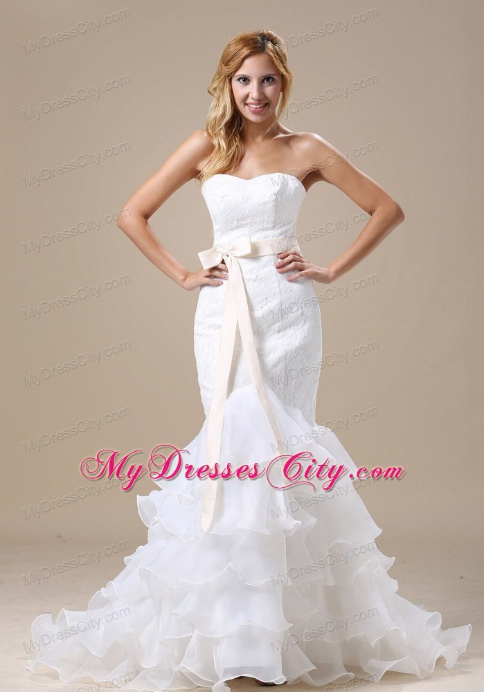 Brush Train Ruffled Layers Wedding Dresses with Pink Bowknot