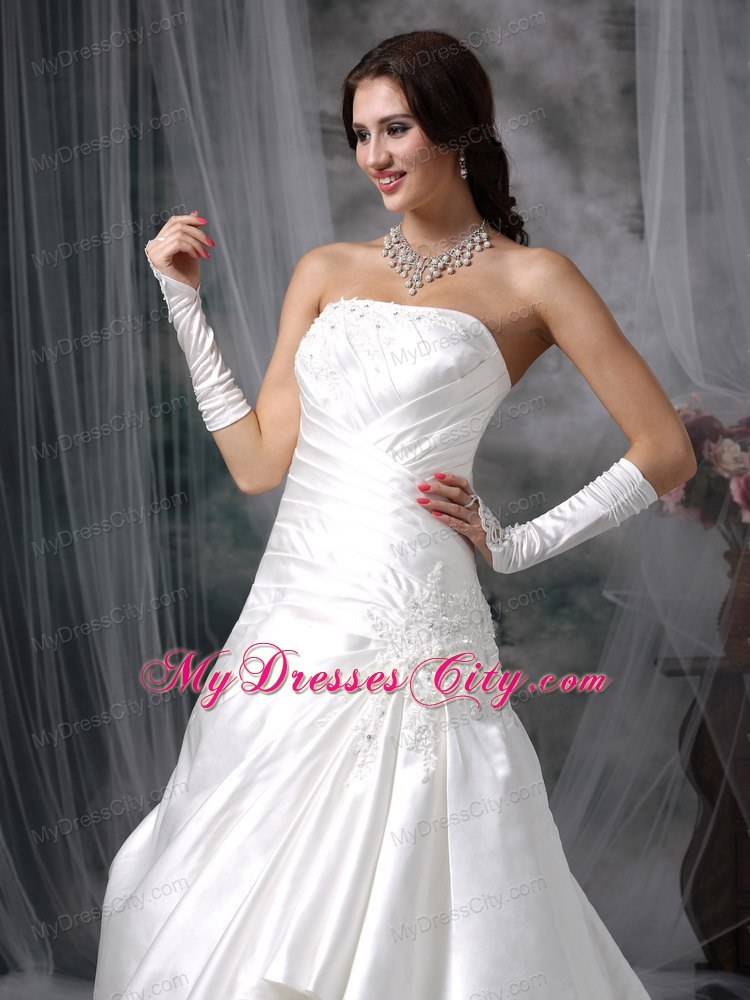 Strapless Court Train Ruching Taffeta Bridal Gown with Appliques and Beading