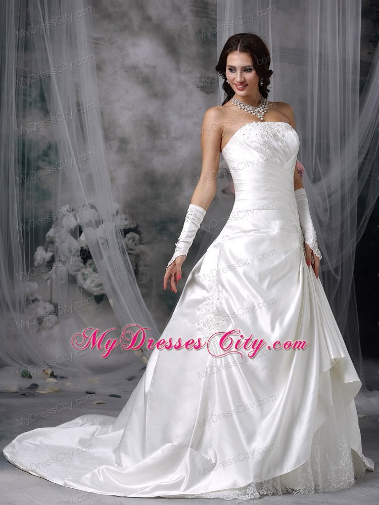 Strapless Court Train Ruching Taffeta Bridal Gown with Appliques and Beading