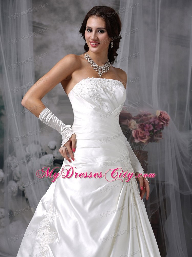 Strapless Court Train Ruching Taffeta Bridal Gown with Appliques and Beading