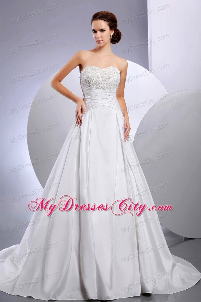 Appliques Sweetheart Chapel Train Ruched Wedding Gown