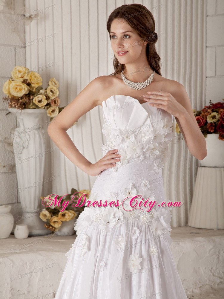 Strapless Ruched Sweetheart Court Train Appliques Wedding Dress