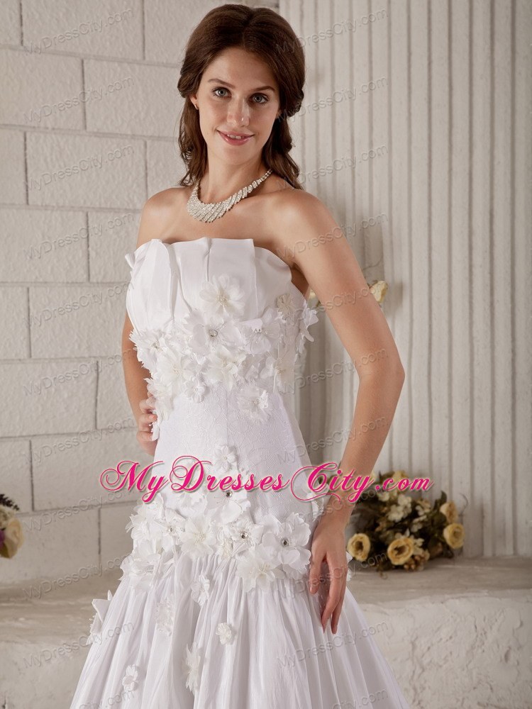 Strapless Ruched Sweetheart Court Train Appliques Wedding Dress