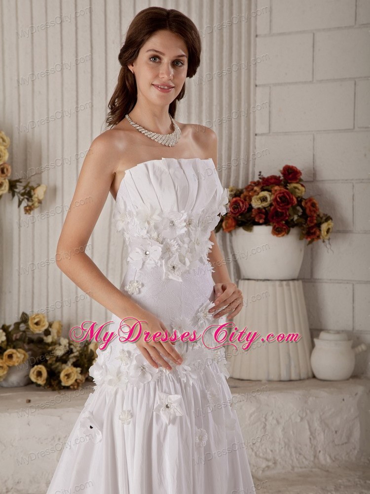 Strapless Ruched Sweetheart Court Train Appliques Wedding Dress