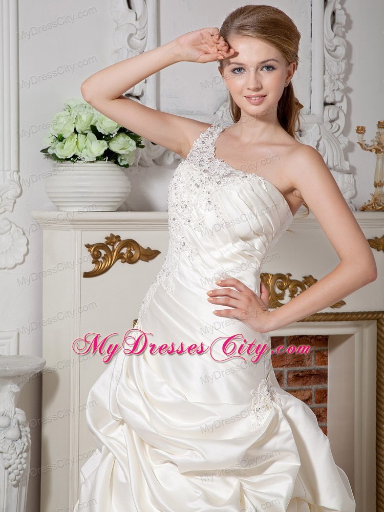 Appliques Single Shoulder Court Train Wedding Dress With Pick-ups