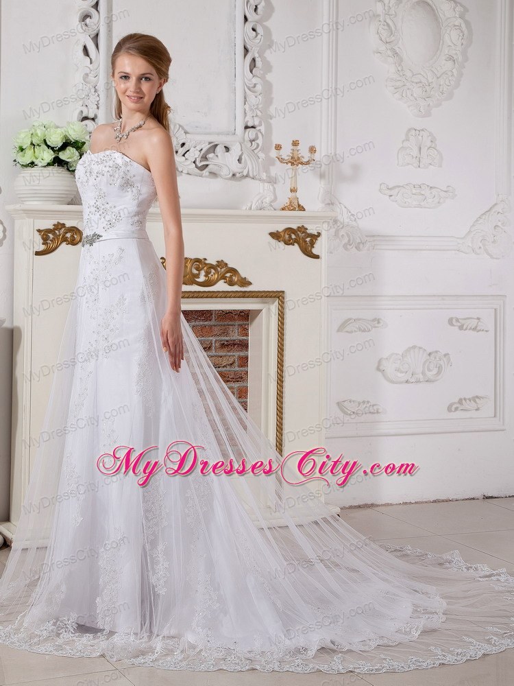 Strapless Sweetheart Court Train Lace Beading Wedding Dress